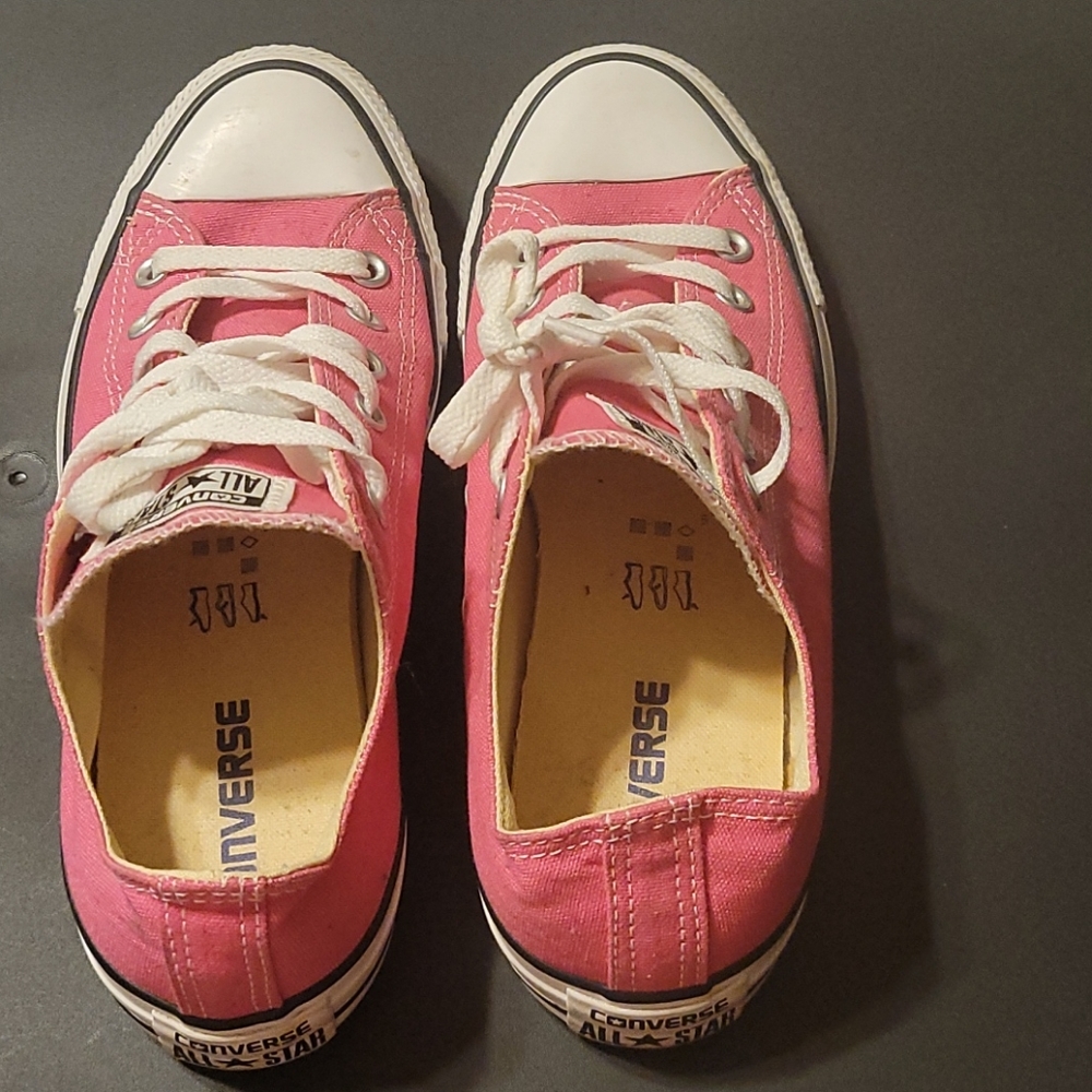 Pink converse